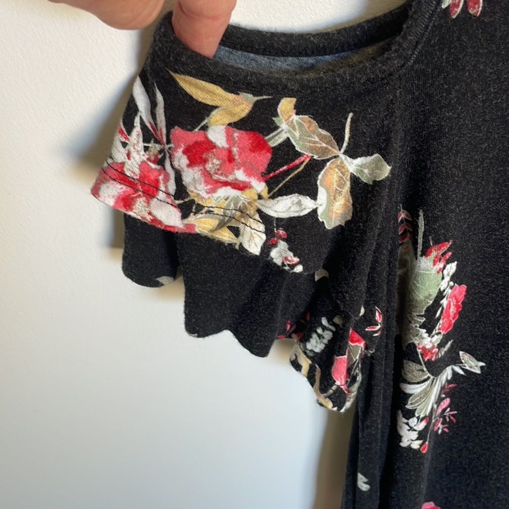 Cold Shoulder Top - Picture 4 of 4